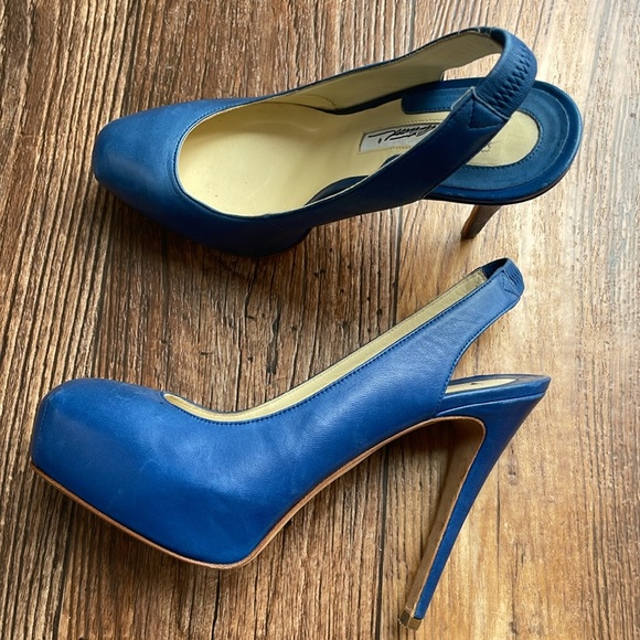 Brian Atwood Blue Slingback Pumps. Very good preowned condition. Size 37… - Picture 3 of 10
